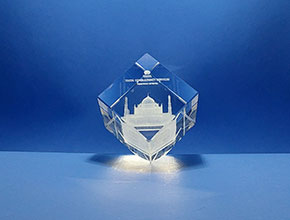 CUBO. Cristal óptico de 8x8 cms.